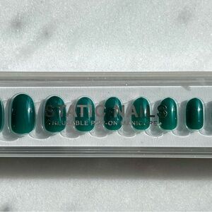 Static Nails Pop On Nails Set Round Fat Stacks